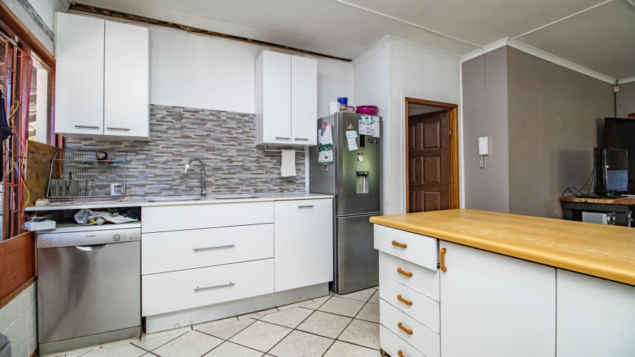 5 Bedroom Property for Sale in The Village Western Cape